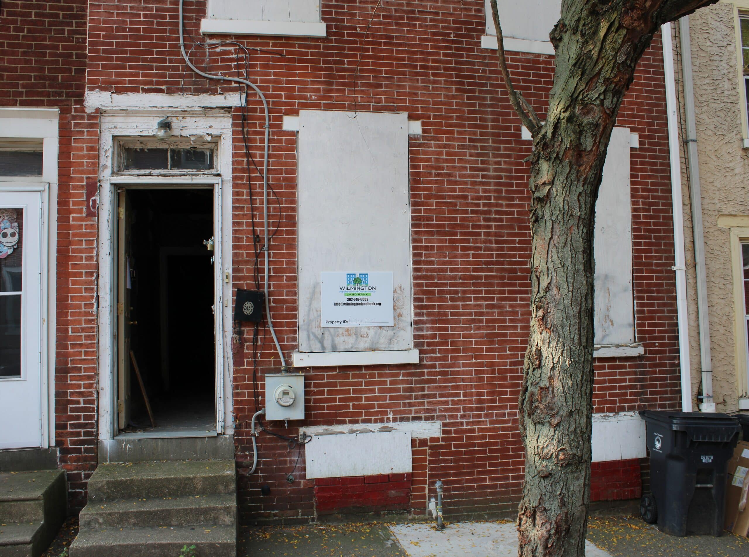 Blighted rowhouse in Wilmington